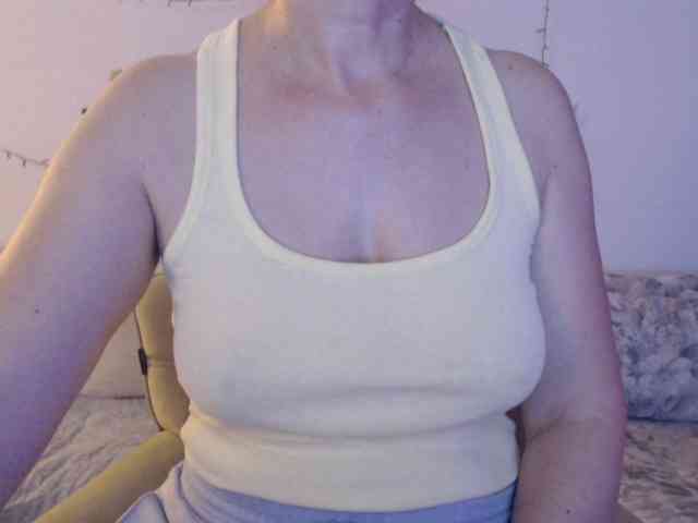 goodSnowQueen webcam