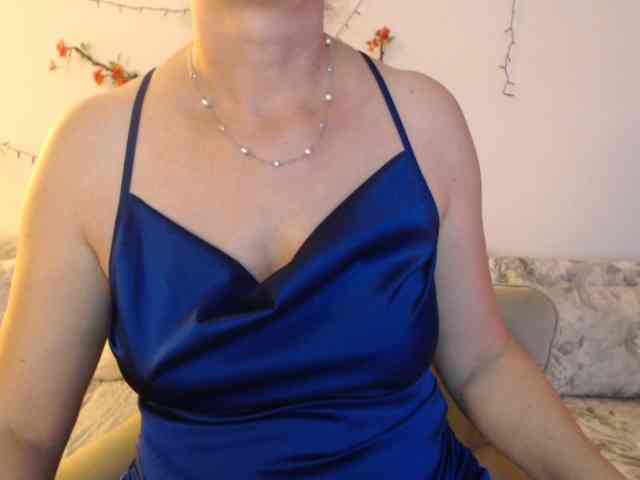 goodSnowQueen webcam