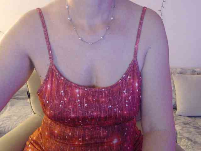 goodSnowQueen webcam