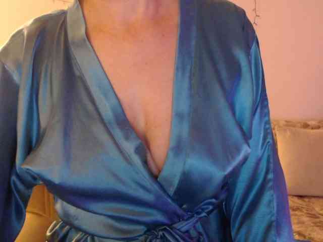 goodSnowQueen webcam