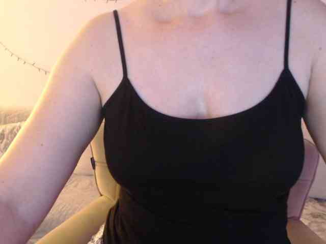 goodSnowQueen webcam