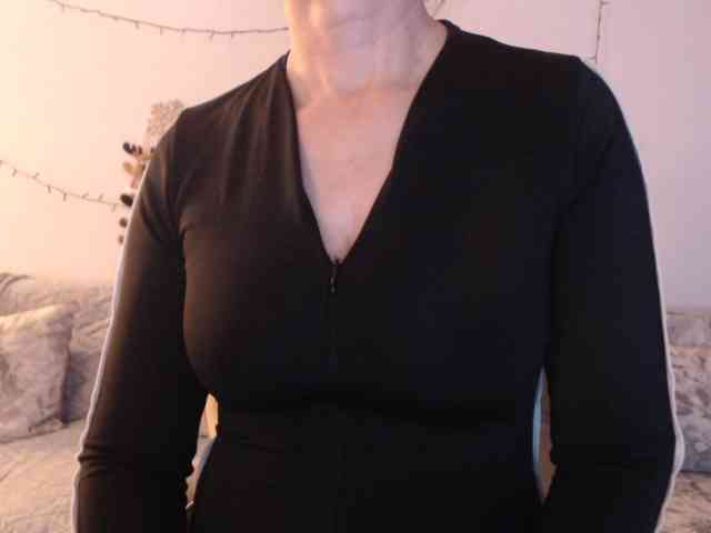 goodSnowQueen webcam