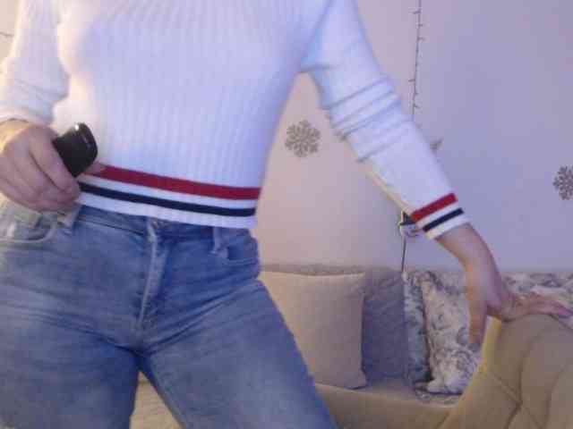 goodSnowQueen webcam