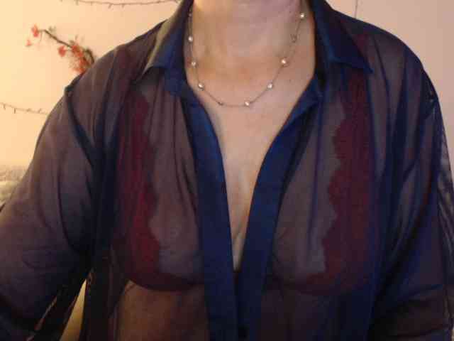 goodSnowQueen webcam