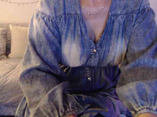 goodSnowQueen webcam