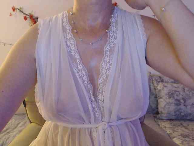 goodSnowQueen webcam