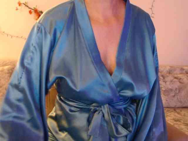 goodSnowQueen webcam