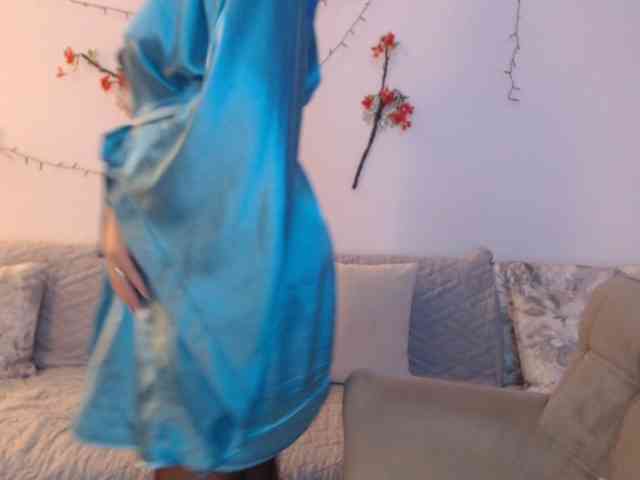 goodSnowQueen webcam
