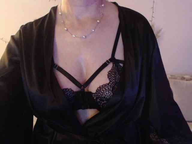 goodSnowQueen webcam