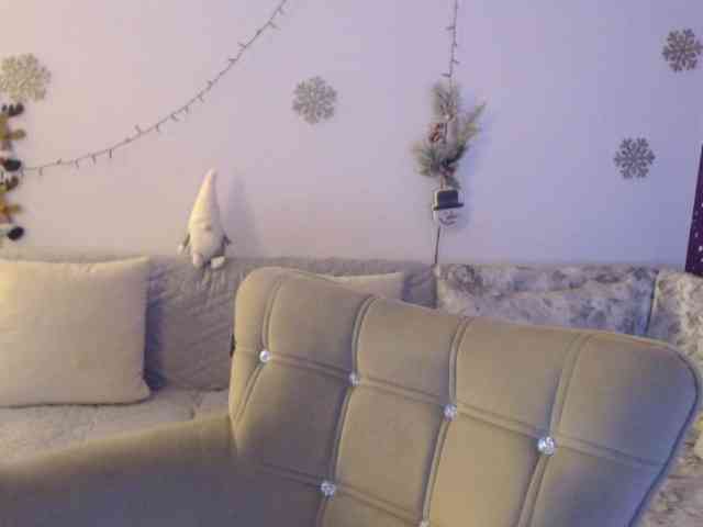 goodSnowQueen webcam