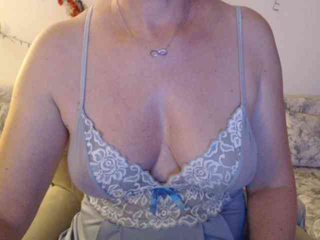 goodSnowQueen webcam