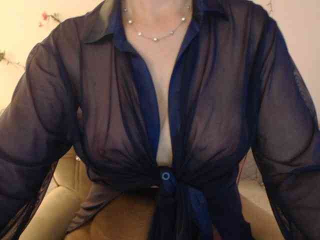 goodSnowQueen webcam