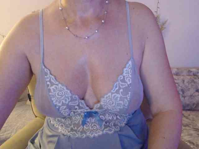 goodSnowQueen webcam