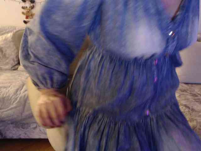 goodSnowQueen webcam