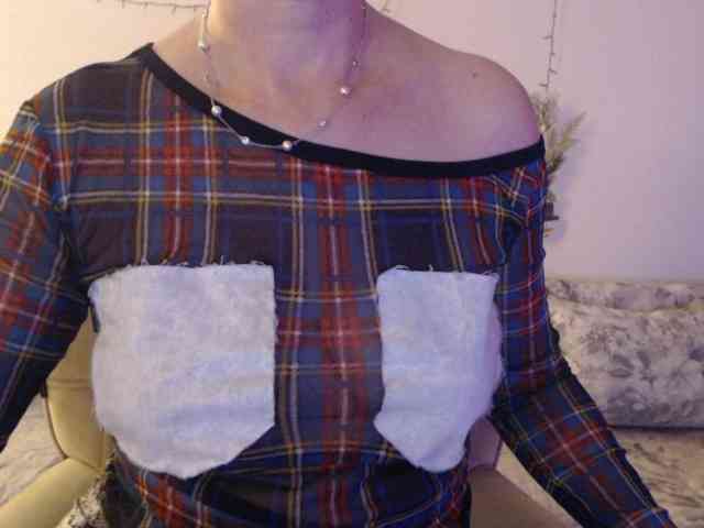 goodSnowQueen Live Webcam on BongaCams