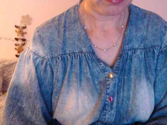 goodSnowQueen webcam