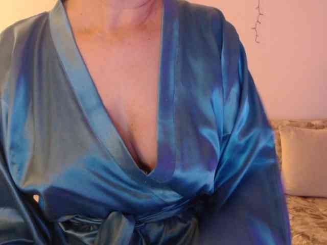 goodSnowQueen webcam