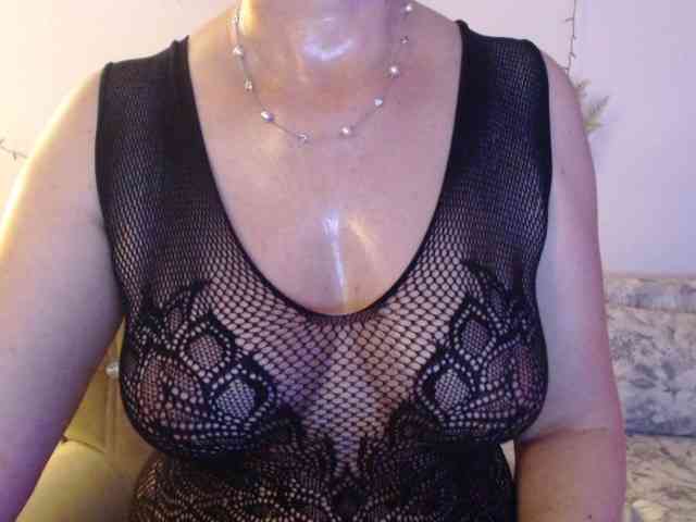 goodSnowQueen webcam