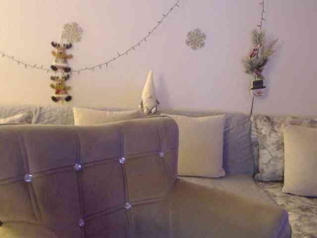 goodSnowQueen webcam