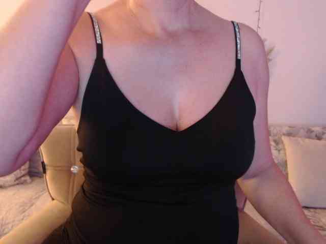 goodSnowQueen webcam