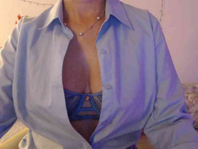 goodSnowQueen goodSnowQueen