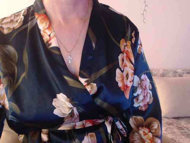 goodSnowQueen goodSnowQueen