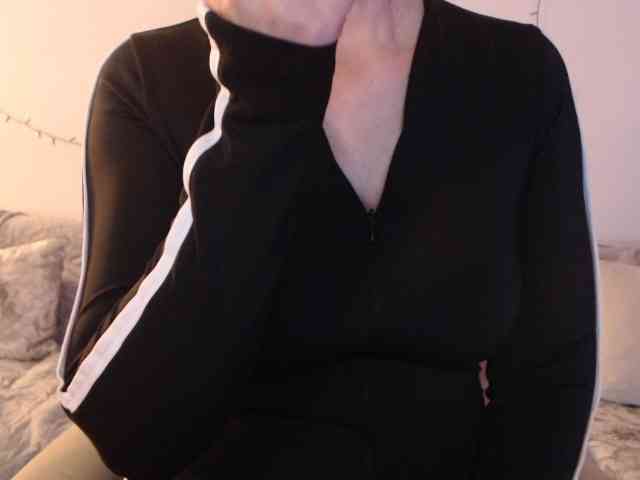 goodSnowQueen webcam