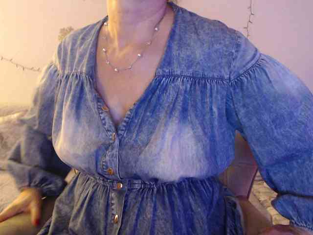 goodSnowQueen webcam