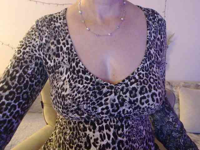 goodSnowQueen webcam