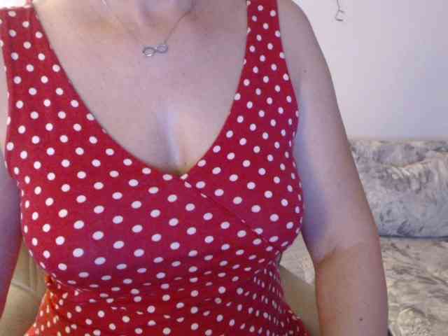 goodSnowQueen webcam