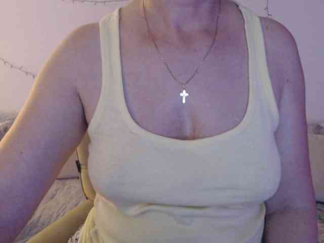 goodSnowQueen webcam