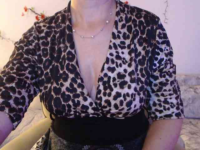 goodSnowQueen webcam