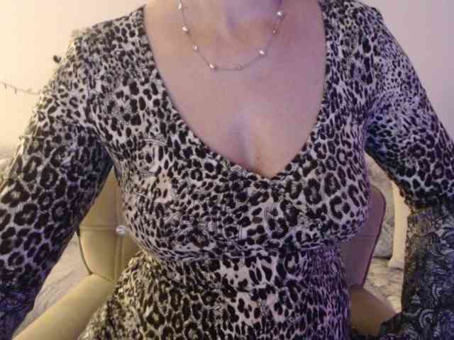 goodSnowQueen webcam