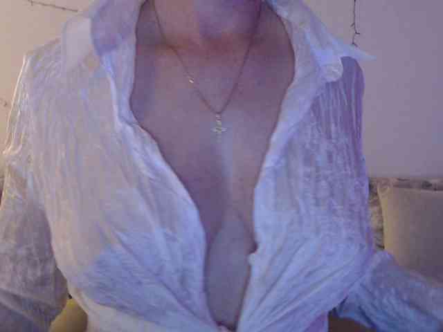 goodSnowQueen webcam