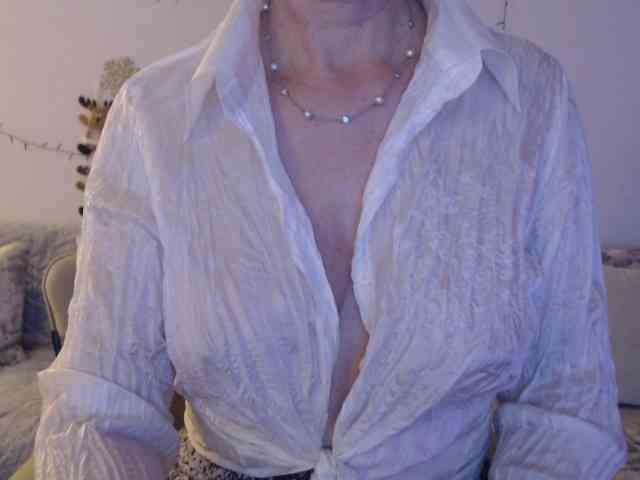 goodSnowQueen webcam