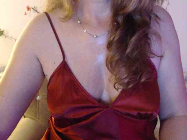 goodSnowQueen webcam