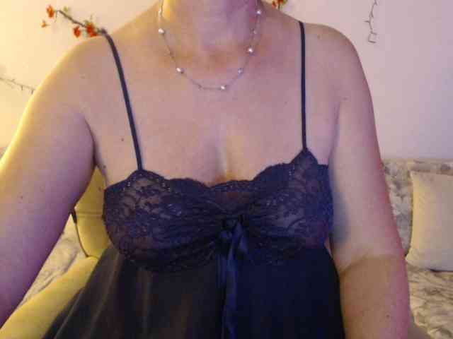 goodSnowQueen webcam