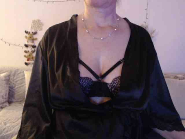 goodSnowQueen webcam