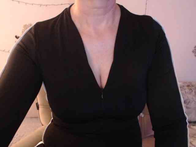 goodSnowQueen webcam