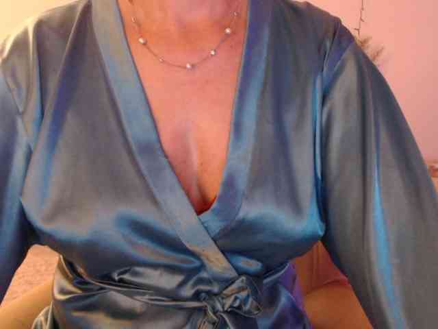 goodSnowQueen webcam