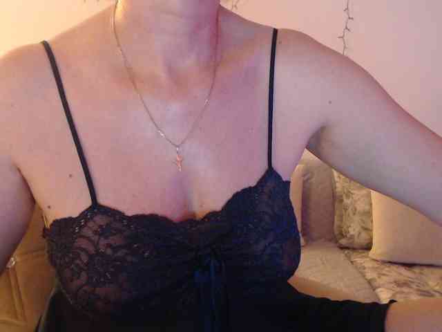 goodSnowQueen webcam