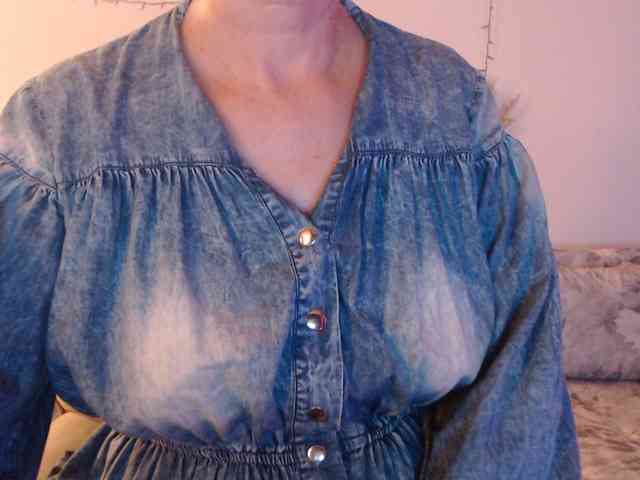 goodSnowQueen webcam