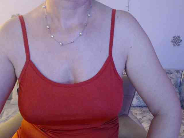 goodSnowQueen webcam