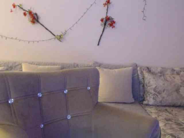 goodSnowQueen webcam