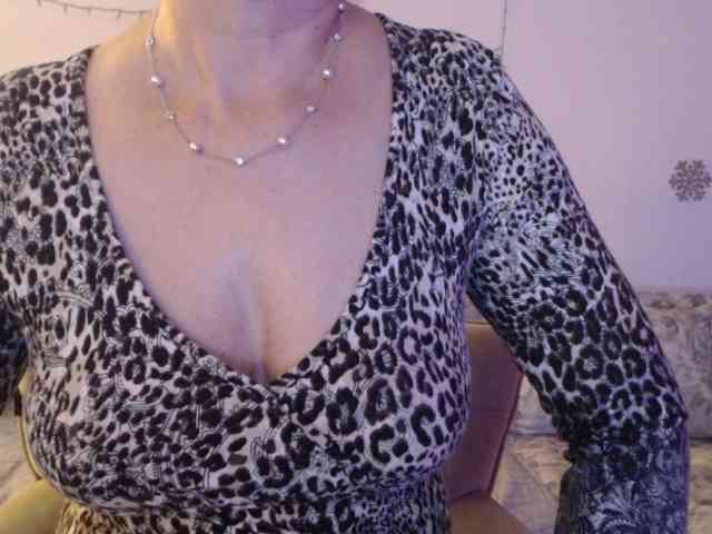 goodSnowQueen webcam