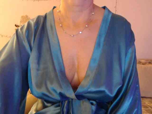 goodSnowQueen webcam