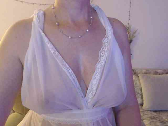 goodSnowQueen webcam