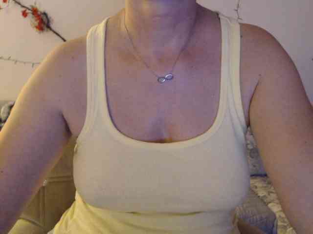 goodSnowQueen webcam
