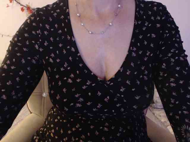 goodSnowQueen webcam