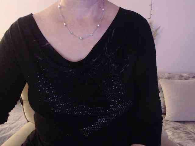 goodSnowQueen webcam